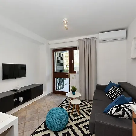 Apartamento Mediterraneo Garden Petrcane