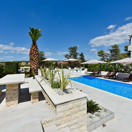 Mediterraneo Garden *