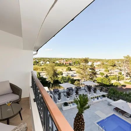 Mediterraneo Garden Apartman *