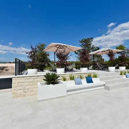 Mediterraneo Garden Apartman *