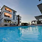 Mediterraneo Garden شقة