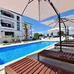 Mediterraneo Garden Apartment *