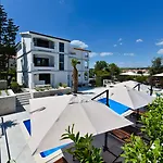 Mediterraneo Garden بيتريتْشاني