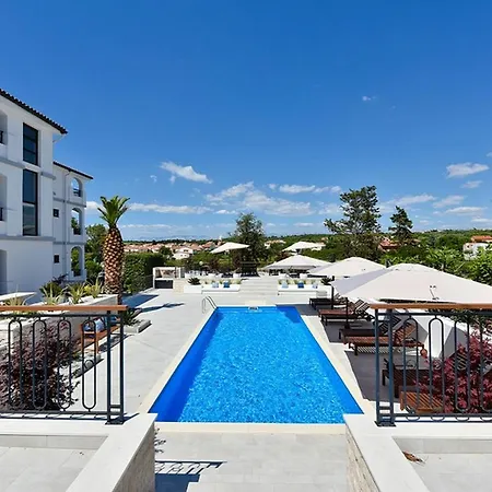 Апартаменты Mediterraneo Garden Петрчане