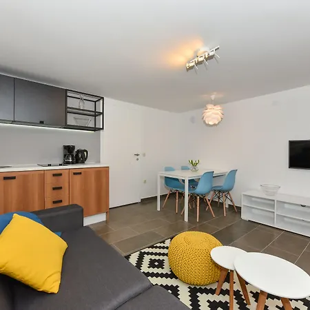 Appartement Mediterraneo Garden Petrcane