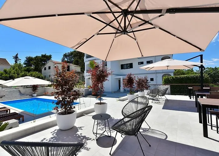 Mediterraneo Garden * Петрчане
